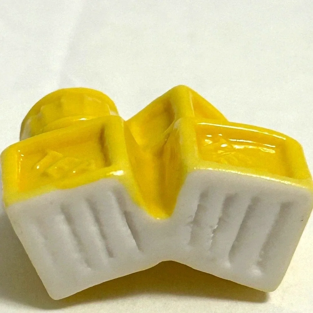 Wade‎ Whimsies American Heritage Series Tea Crates Yellow Red Rose Tea 2016
